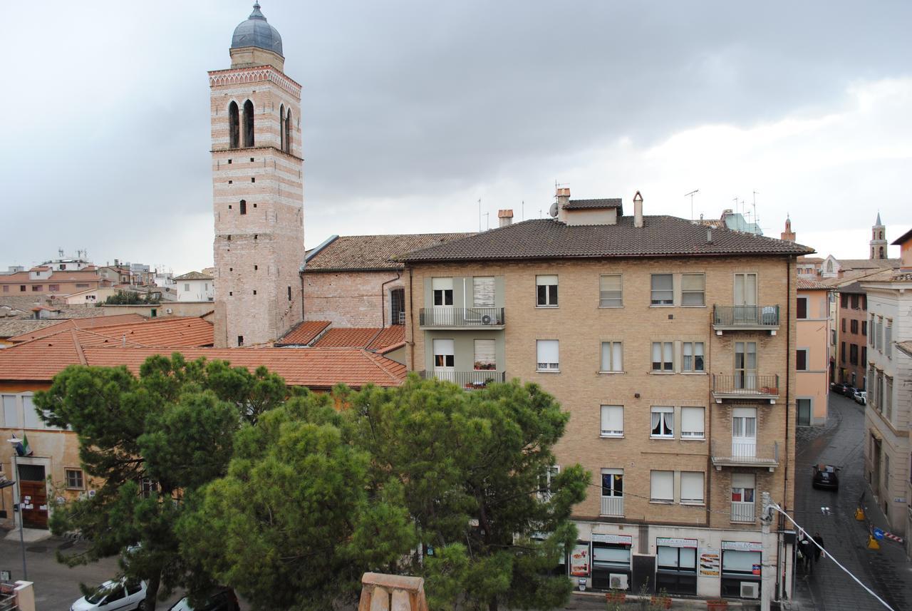 Hotel La Torretta Foligno Exterior photo
